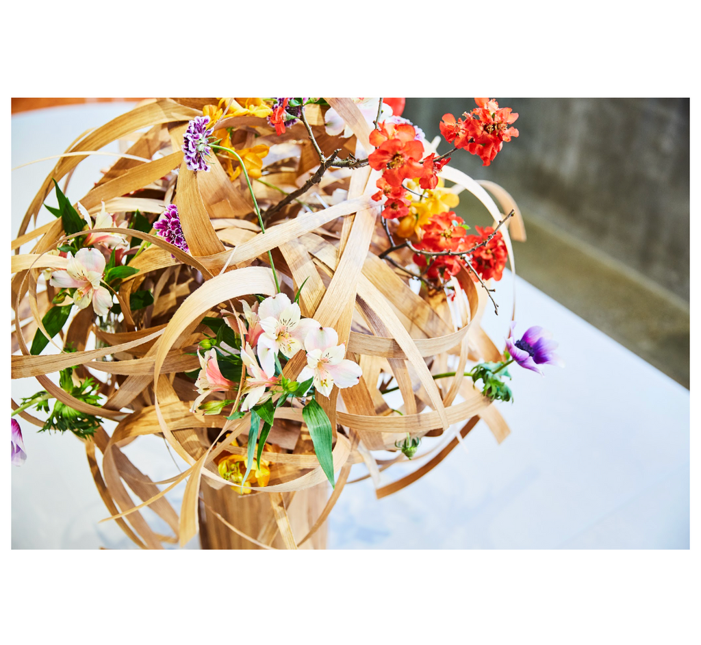 INTERVIEW ：フラワーアーティスト 座間アキーバさん 花束を贈るように